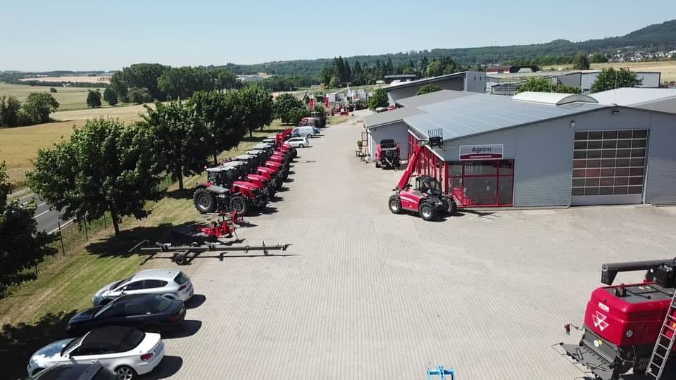 Agrom Agrartechnik GmbH - Poljoprivredni strojevi JCB - novo undefined: slika Agrom Agrartechnik GmbH - Poljoprivredni strojevi JCB - novo undefined