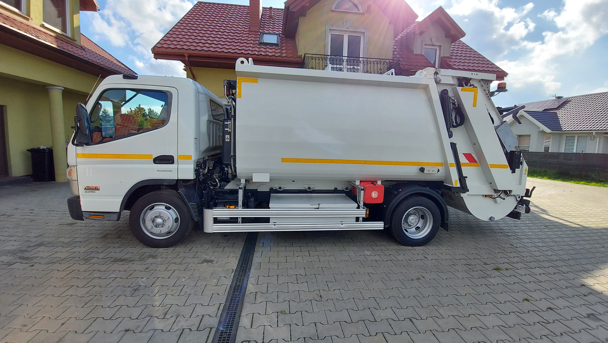 AUTO TECHNIK - Kamioni undefined: slika AUTO TECHNIK - Kamioni undefined
