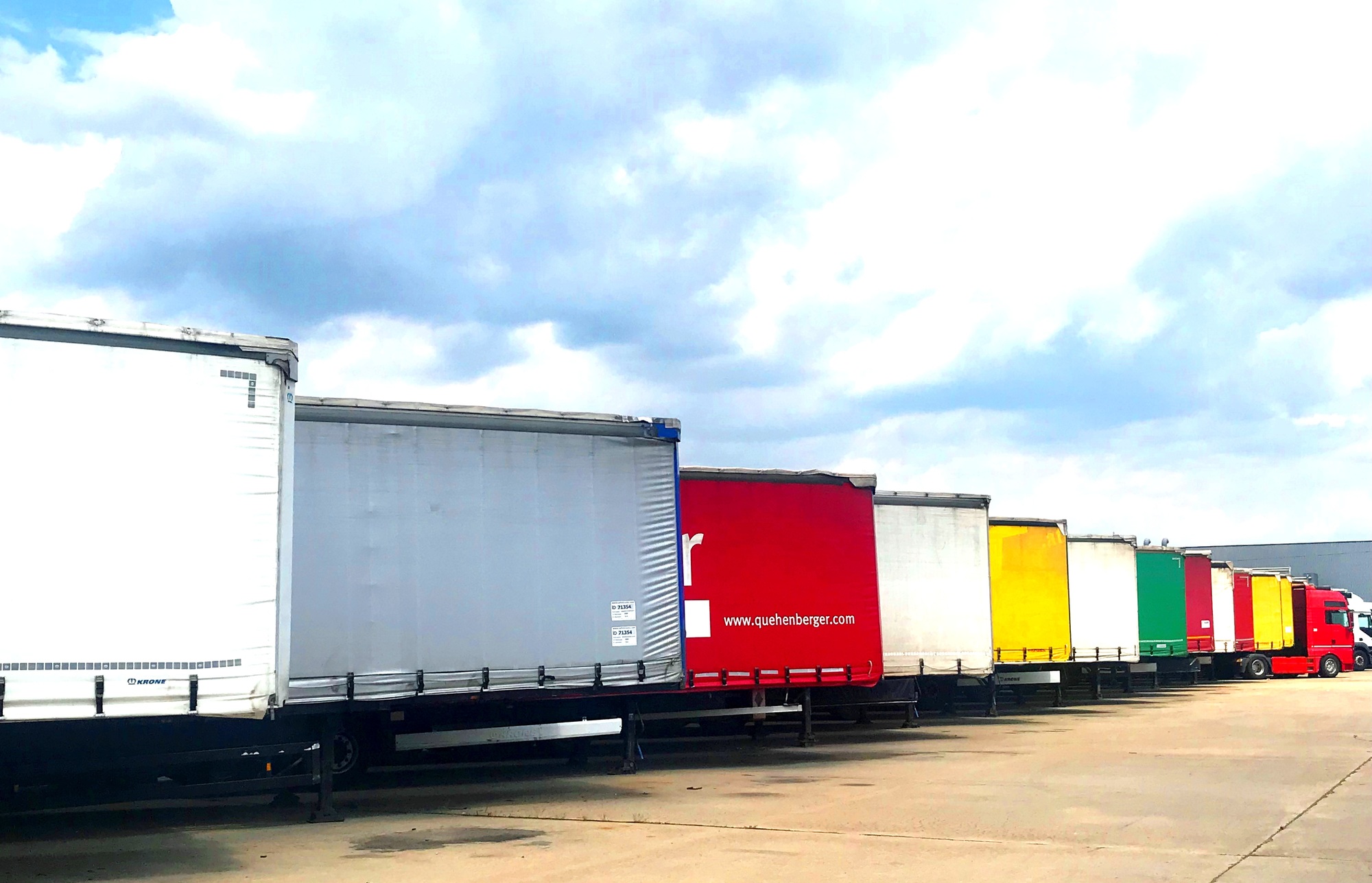 AIC TRUCKS SA - Građevinski strojevi - Godina: 2018, 8x4 undefined: slika AIC TRUCKS SA - Građevinski strojevi - Godina: 2018, 8x4 undefined