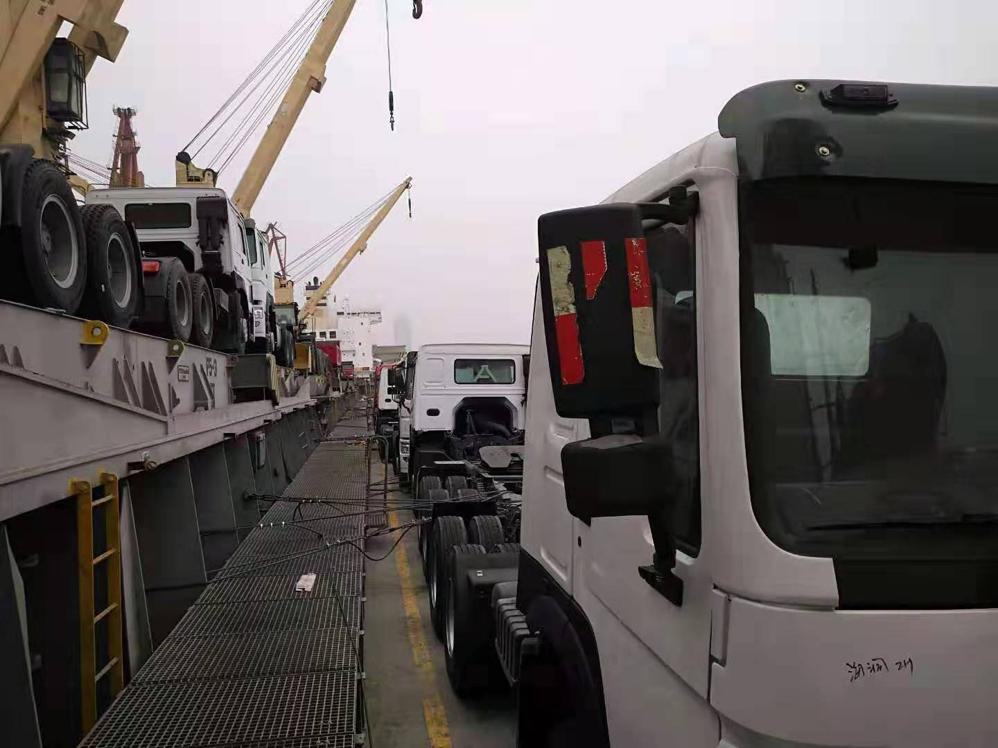 Shandong Guhong Auto Industrial CO., LTD - Kamioni - Euro 2, mjenjač: ručni undefined: slika Shandong Guhong Auto Industrial CO., LTD - Kamioni - Euro 2, mjenjač: ručni undefined