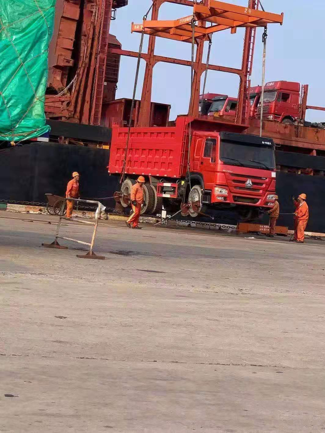Shandong Guhong Auto Industrial CO., LTD - Kamioni - Euro 2, mjenjač: ručni undefined: slika Shandong Guhong Auto Industrial CO., LTD - Kamioni - Euro 2, mjenjač: ručni undefined