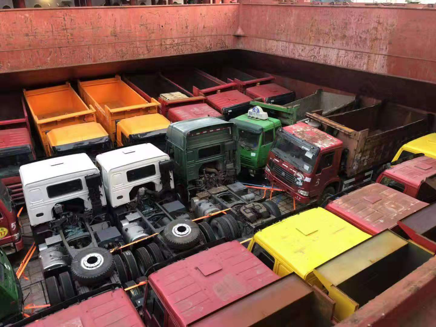 Shandong Guhong Auto Industrial CO., LTD - Kamioni - Euro 2, mjenjač: ručni undefined: slika Shandong Guhong Auto Industrial CO., LTD - Kamioni - Euro 2, mjenjač: ručni undefined