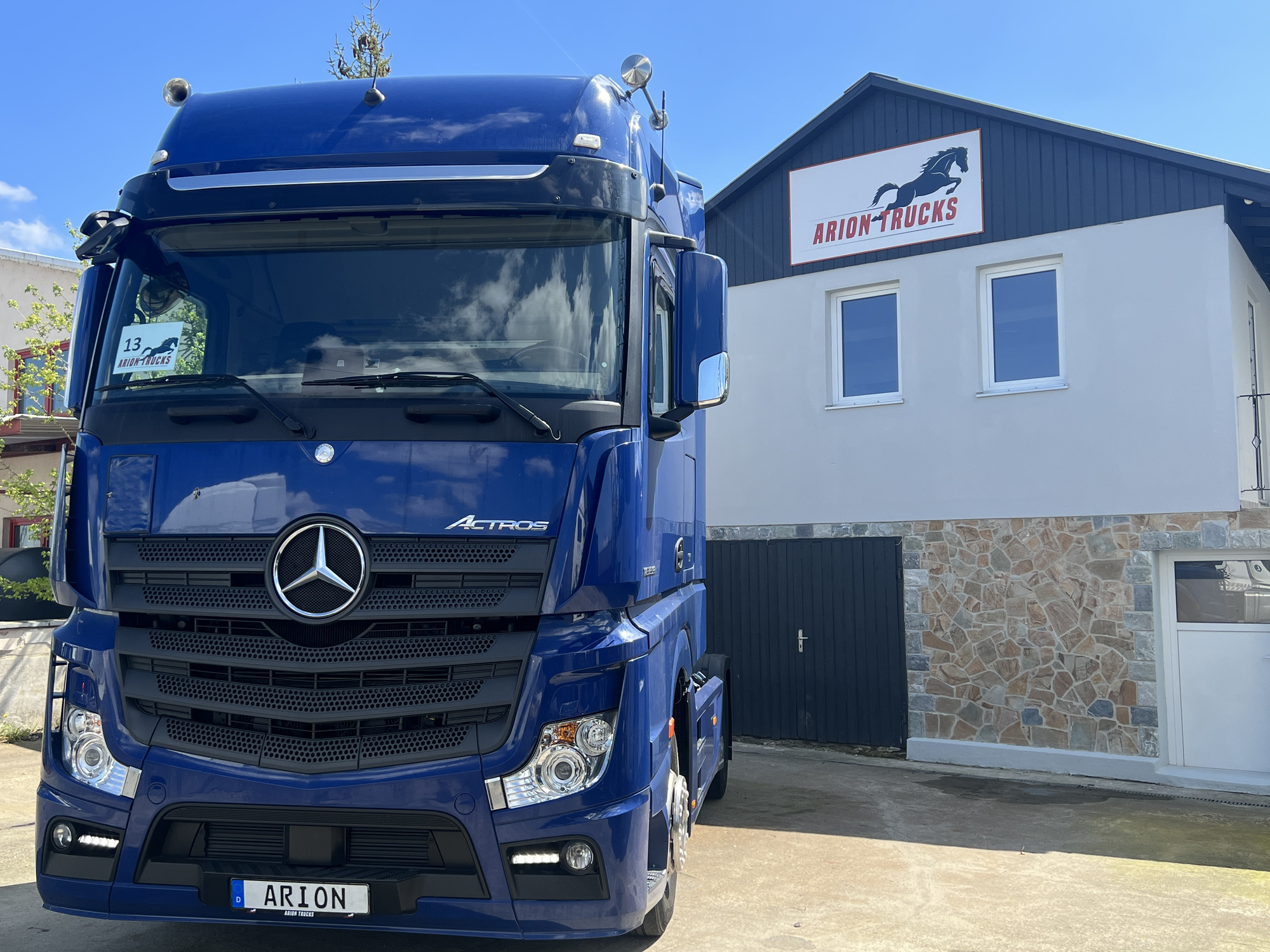 ARION TRUCKS GmbH - Dostavna vozila MERCEDES-BENZ - Euro 4, dizel undefined: slika ARION TRUCKS GmbH - Dostavna vozila MERCEDES-BENZ - Euro 4, dizel undefined