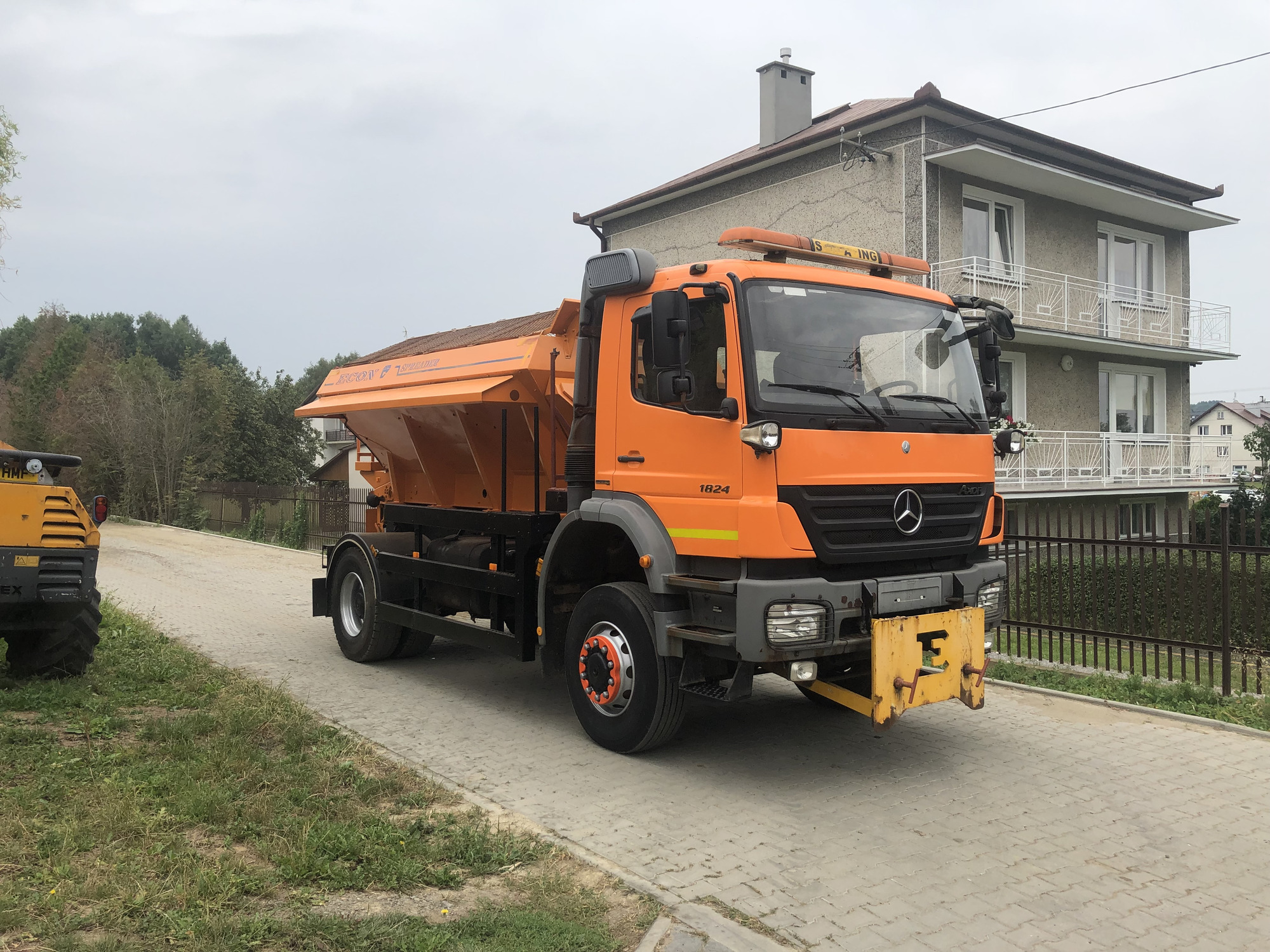 Nieregularny Przewóz Towarów Handekos - Namjenska/ Posebna vozila - mjenjač: automatski undefined: slika Nieregularny Przewóz Towarów Handekos - Namjenska/ Posebna vozila - mjenjač: automatski undefined