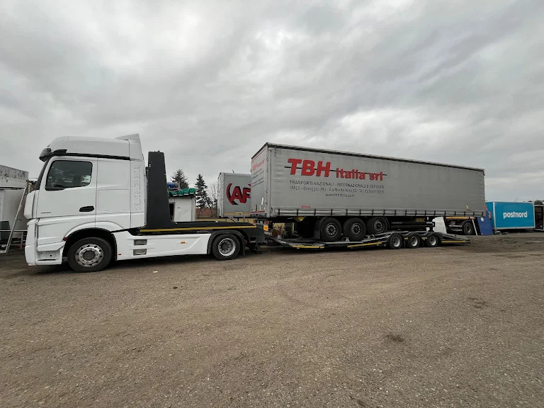 Truck Store Service SRL undefined: slika Truck Store Service SRL undefined