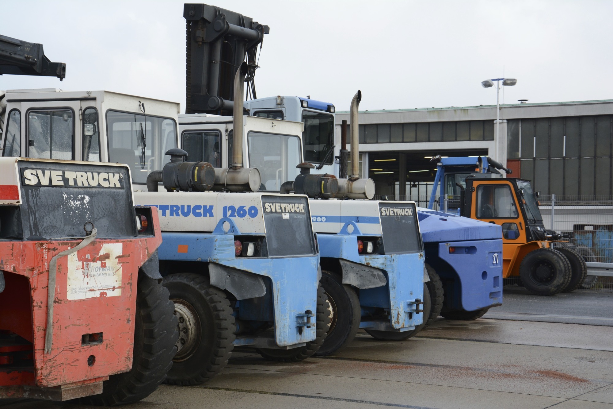 UnikTruck A/S - Oprema za rukovanje materijalima undefined: slika UnikTruck A/S - Oprema za rukovanje materijalima undefined