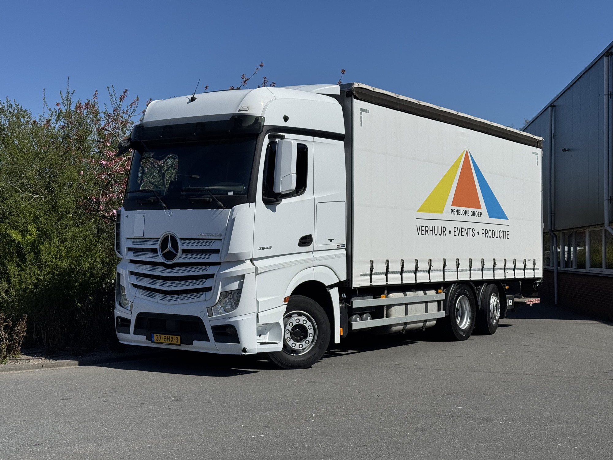 Kulk Trucks - vozila na prodaju undefined: slika Kulk Trucks - vozila na prodaju undefined