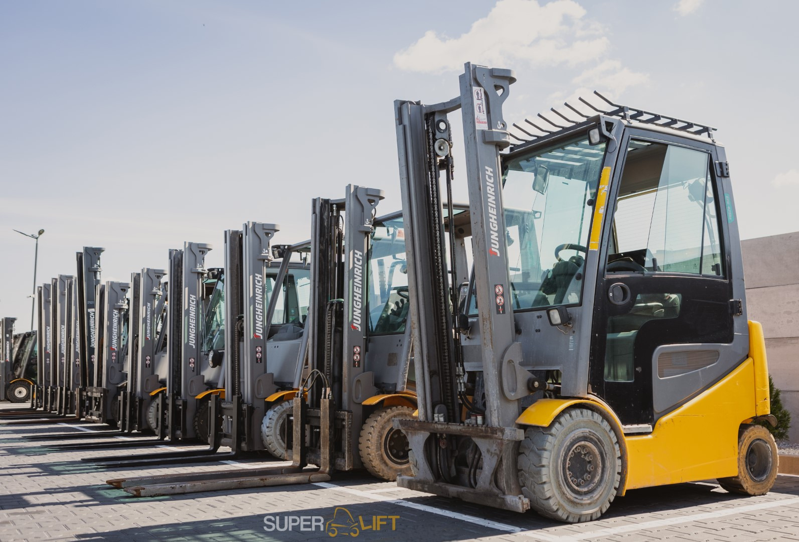 SUPERLIFT undefined: slika SUPERLIFT undefined