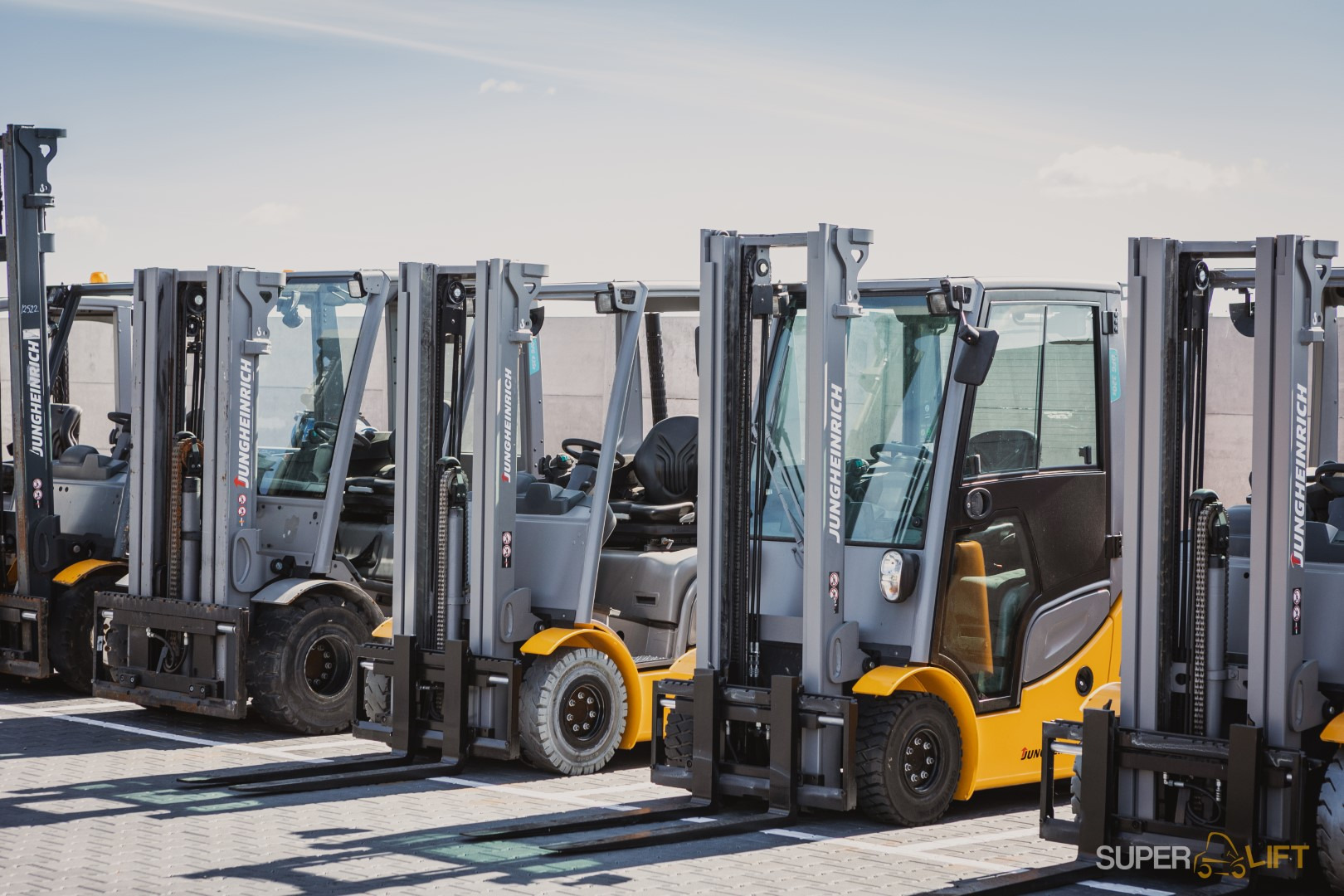 SUPERLIFT undefined: slika SUPERLIFT undefined