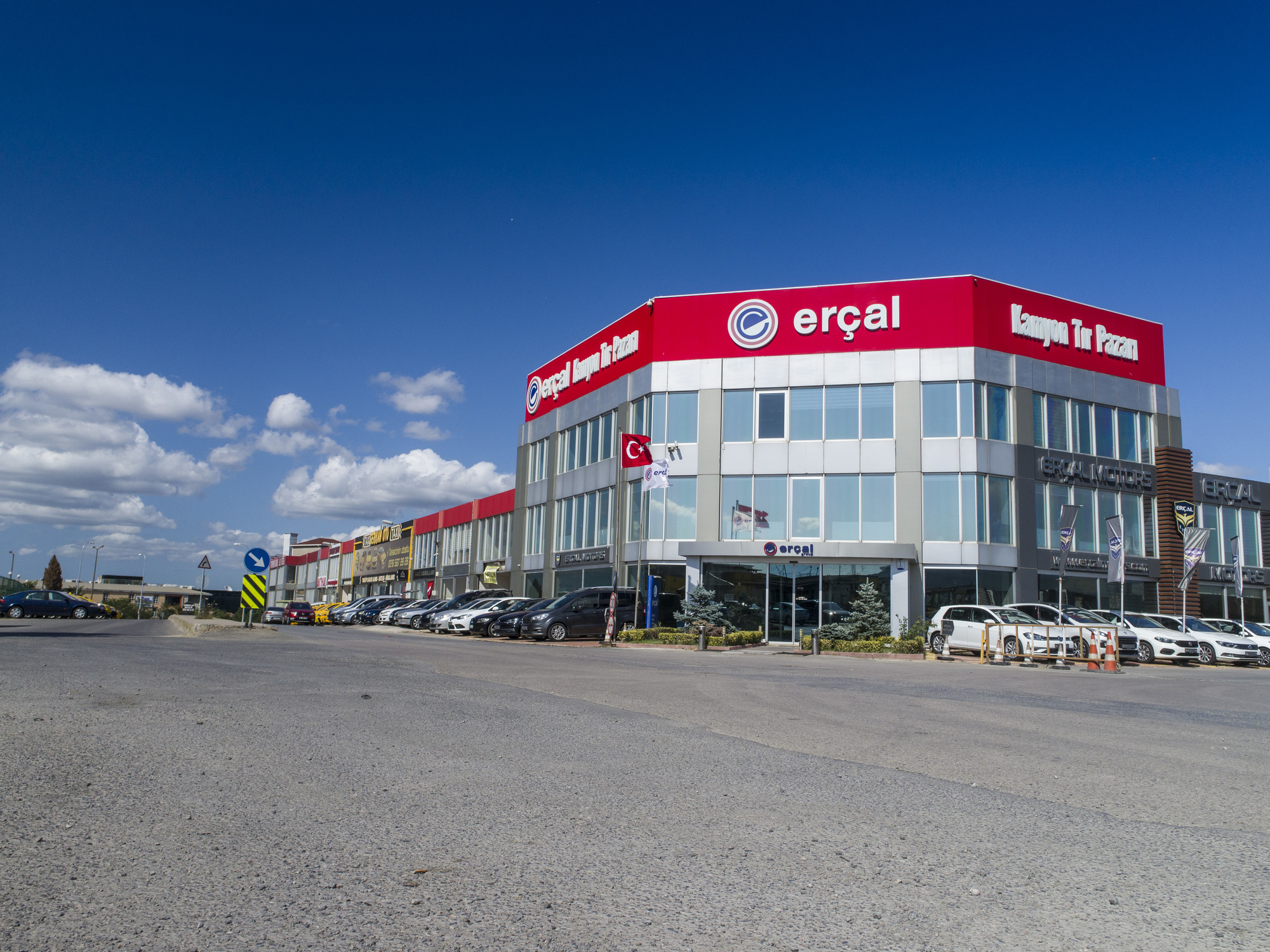 ERCAL TRUCKS - Građevinski strojevi CATERPILLAR - Godina: 2017, dizel undefined: slika ERCAL TRUCKS - Građevinski strojevi CATERPILLAR - Godina: 2017, dizel undefined