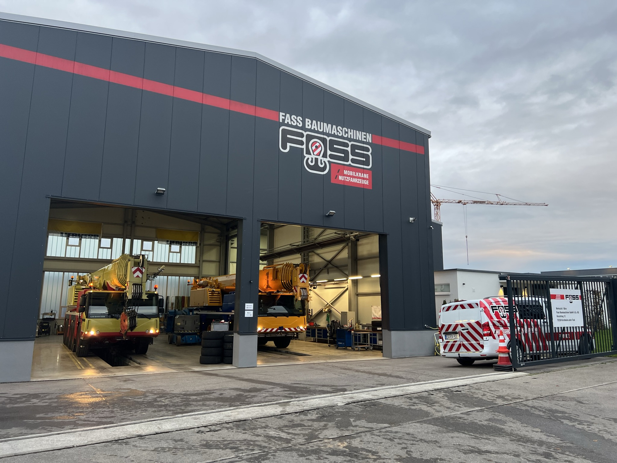 Fass Baumaschinen GmbH & Co. KG - Kamioni VOLVO - Godina: 2024, novo, Euro 6 undefined: slika Fass Baumaschinen GmbH & Co. KG - Kamioni VOLVO - Godina: 2024, novo, Euro 6 undefined