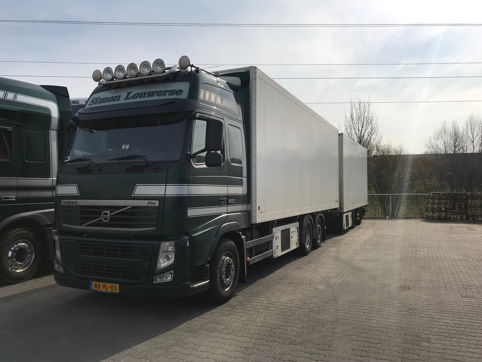 HE TRADING undefined: slika HE TRADING undefined