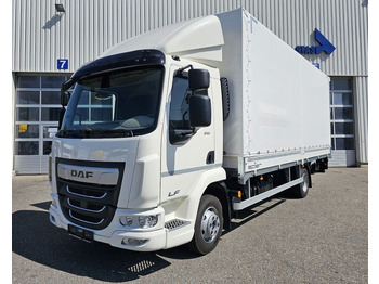 Kamion s ceradom DAF LF 210