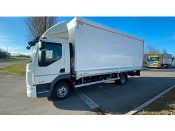 Kamion s ceradom DAF LF 210