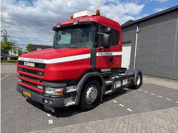 Tegljač SCANIA T124