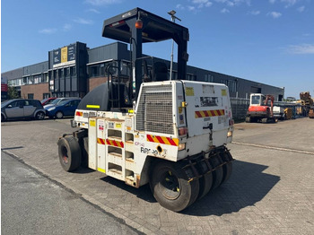 Pneumatski valjak Dynapac CP 142: slika Pneumatski valjak Dynapac CP 142 Pneumatski valjak Dynapac CP 142: slika Pneumatski valjak Dynapac CP 142