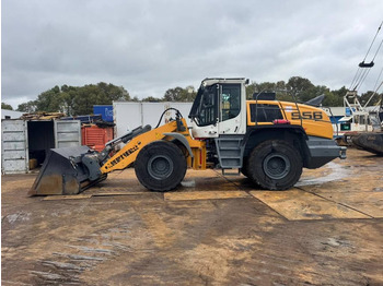 Utovarivač na kotačima LIEBHERR L 556