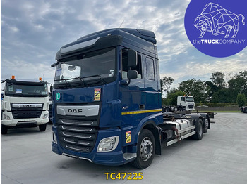 Transporter kontejnera/ Kamion s izmjenjivim sanducima DAF XF