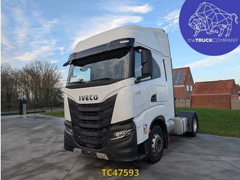 Tegljač IVECO S-WAY