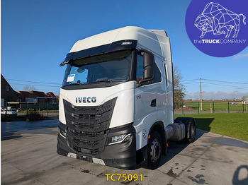 Tegljač IVECO S-WAY