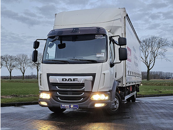 Kamion s ceradom DAF LF 210
