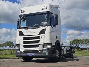Transporter kontejnera/ Kamion s izmjenjivim sanducima SCANIA R 450