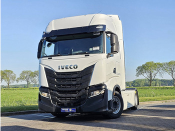 Tegljač IVECO S-WAY