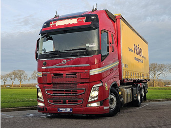 Kamion s ceradom VOLVO FH 500