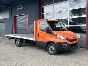 Dostavno vozilo s ravnom platformom IVECO Daily 35s14