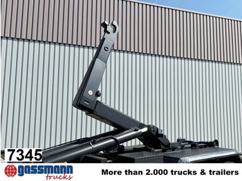 Kamion s kukastom dizalicom