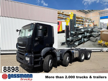 Kamion s kukastom dizalicom IVECO X-WAY