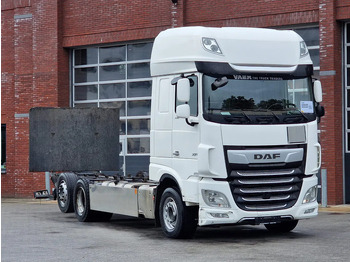 Kamion-šasija DAF XF 530