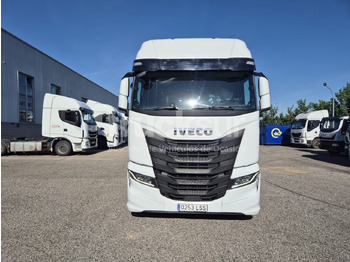 Tegljač IVECO S-WAY AS440S51T/P: slika Tegljač IVECO S-WAY AS440S51T/P