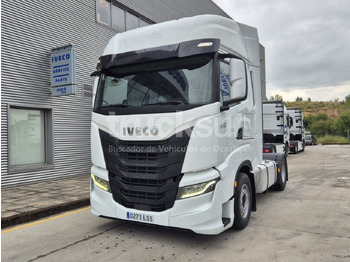 Tegljač IVECO S-WAY