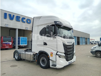 Tegljač IVECO S-WAY