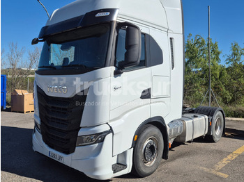 Tegljač IVECO S-WAY
