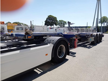 Transporter kontejnera/ Poluprikolica s izmjenjivim sanducima D-TEC