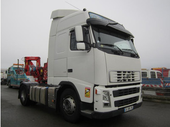 Tegljač Volvo FH 440: slika Tegljač Volvo FH 440