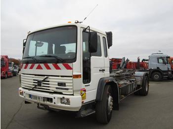 Kamion s kukastom dizalicom VOLVO FL6