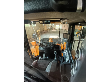 Utovarivač na kotačima Hyundai HL975: slika Utovarivač na kotačima Hyundai HL975 Utovarivač na kotačima Hyundai HL975: slika Utovarivač na kotačima Hyundai HL975