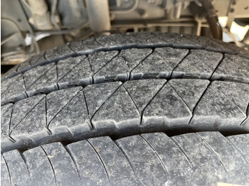 Kamion s ceradom DAF LF 220: slika Kamion s ceradom DAF LF 220