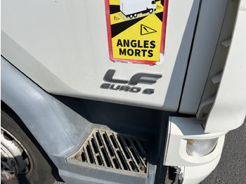 Kamion s ceradom DAF LF 220: slika Kamion s ceradom DAF LF 220