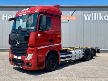 Transporter kontejnera/ Kamion s izmjenjivim sanducima MERCEDES-BENZ Actros 2546