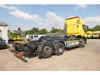 Transporter kontejnera/ Kamion s izmjenjivim sanducima IVECO Stralis