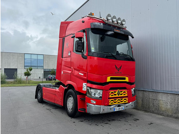Tegljač RENAULT T 520