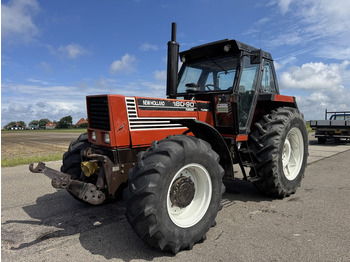 Traktor NEW HOLLAND