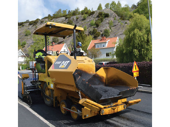 Finišer za asfalt CATERPILLAR AP300F