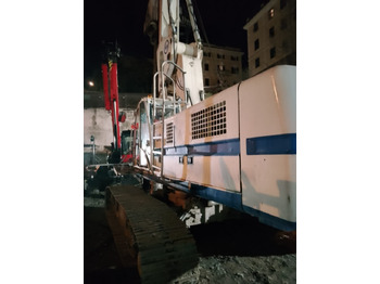 Zabijač stupova Soilmec SR-50: slika Zabijač stupova Soilmec SR-50