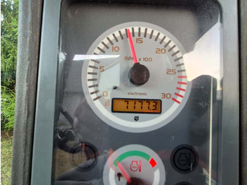 Zakup KOMATSU WB93R-5 KOMATSU WB93R-5: slika Zakup KOMATSU WB93R-5 KOMATSU WB93R-5