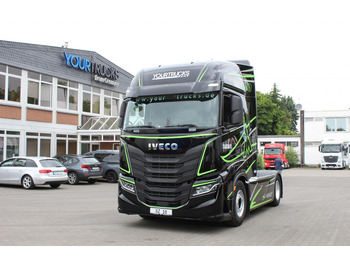 Tegljač IVECO S-WAY